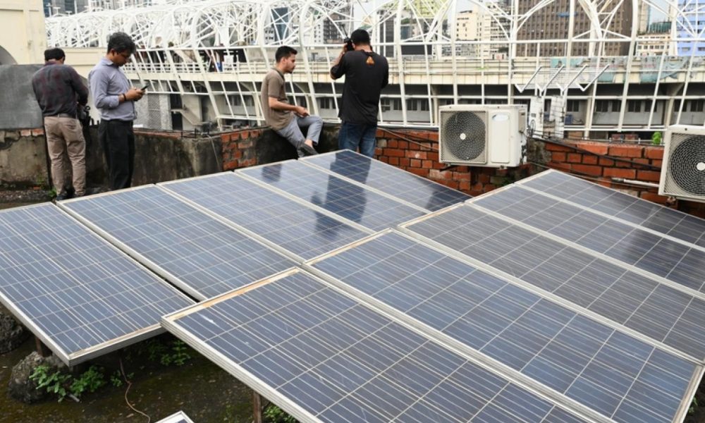 shutterstock_2365936181